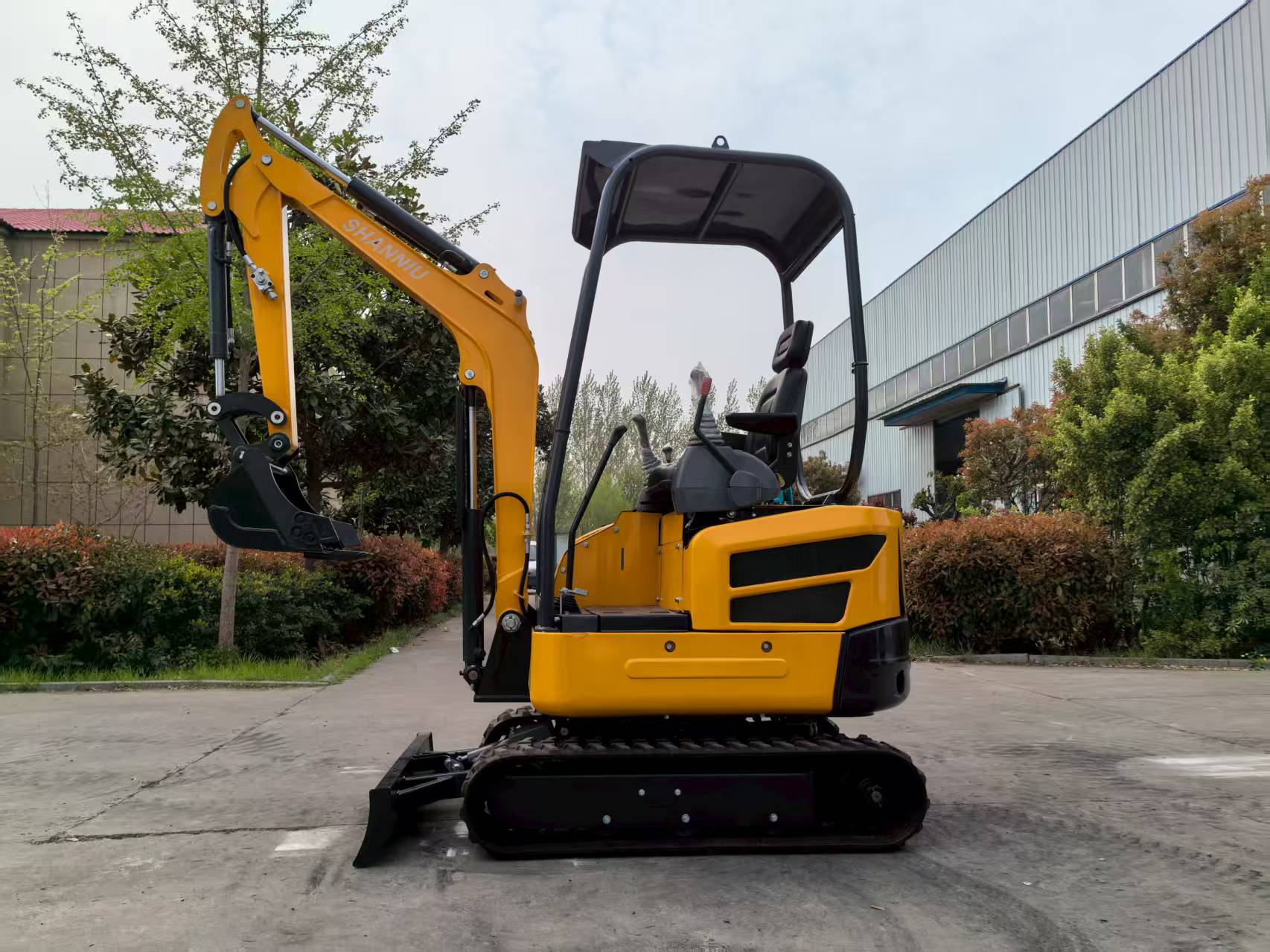 Urban Farming Is - Excavator Mini 2T Tanpa Ekor, Mesin